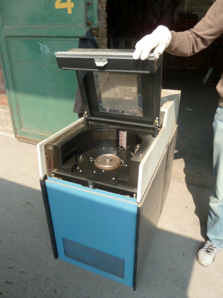 open disk bay
                      access